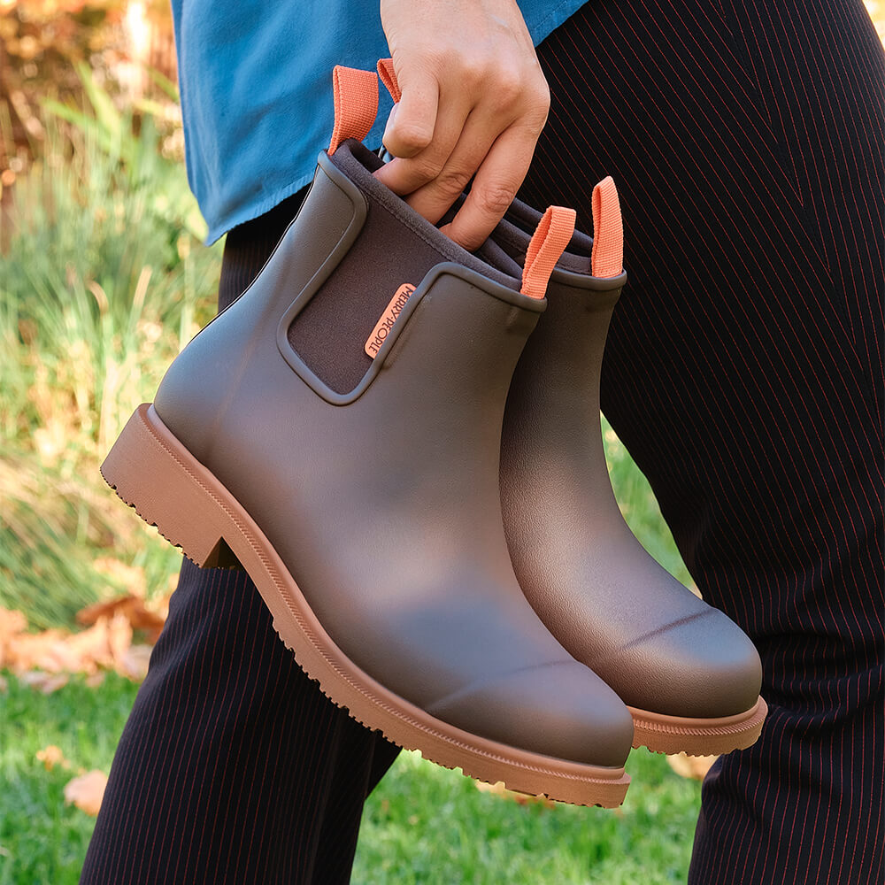 Bobbi Ankle Boot // Mocha