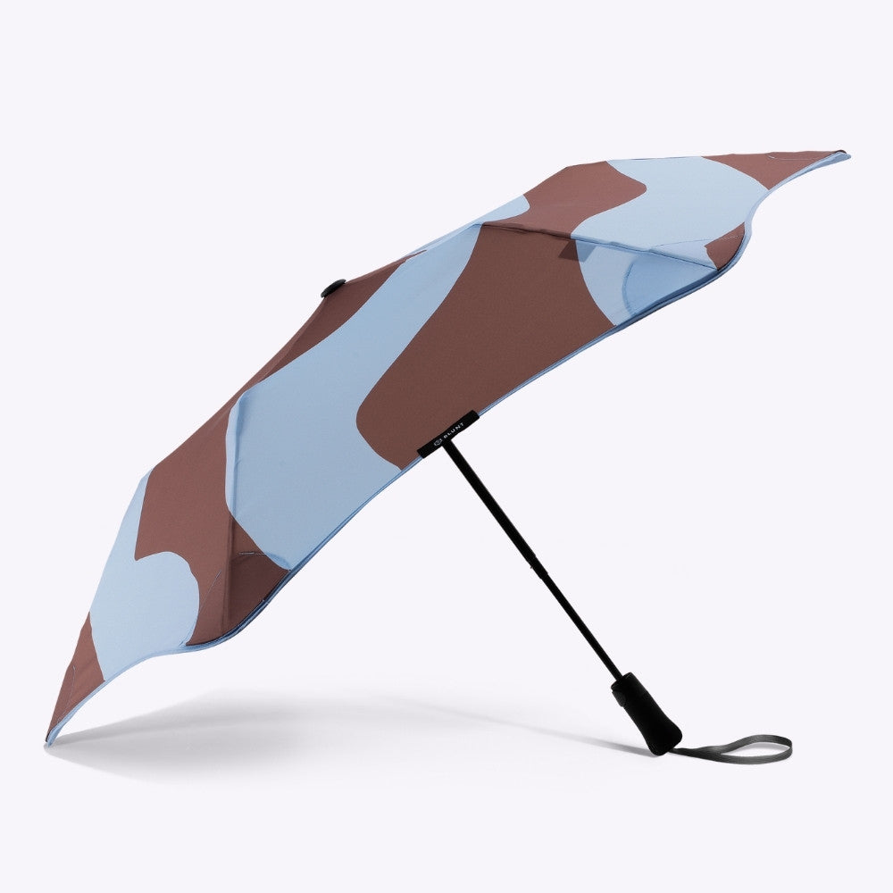 Merry People X Blunt Metro Umbrella // Chestnut & Ice Blue Wave