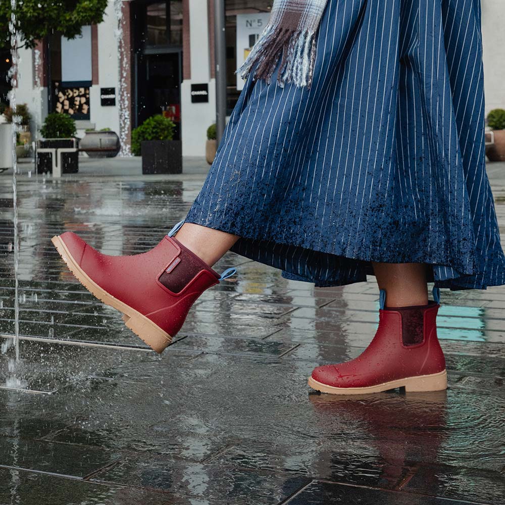Bobbi Ankle Boot // Brick Red