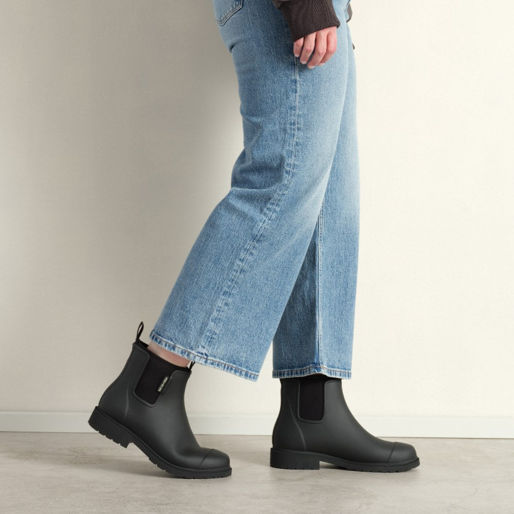 Bobbi Ankle Boot // Black & Black
