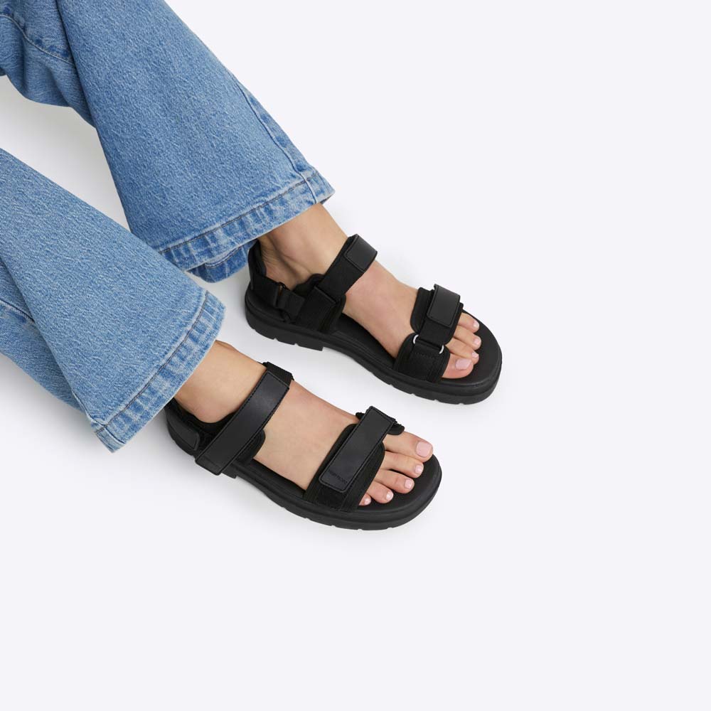 Lochie Sandal // Black