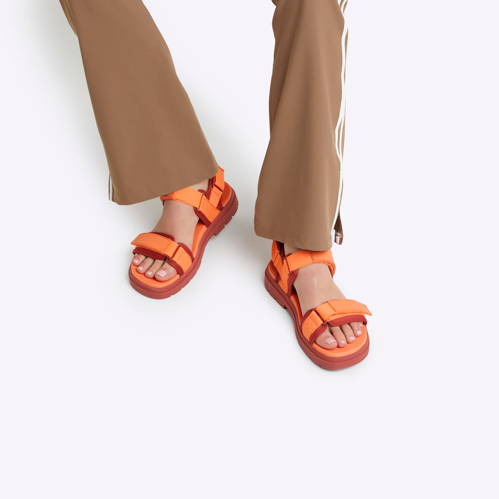 Lochie Sandal // Peach