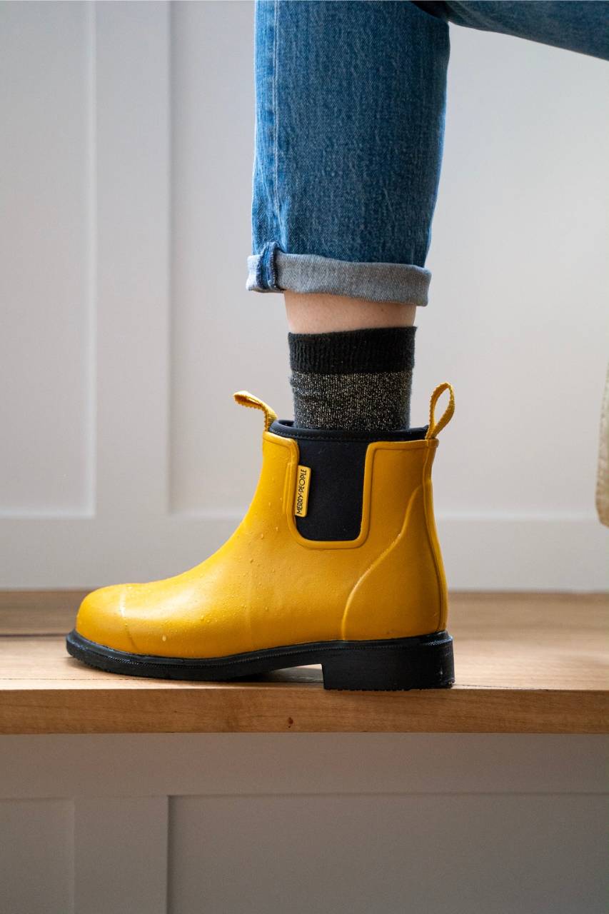 Yellow best sale gumboots womens